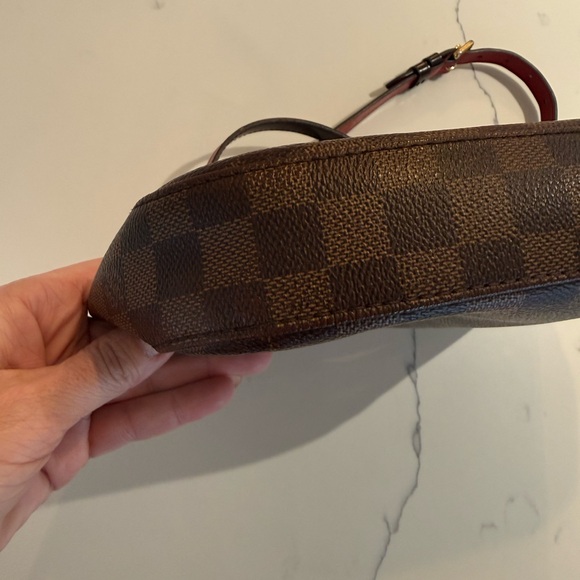 Louis Vuitton Dark Brown Checkered Shoulder Bag - Picture 5 of 16